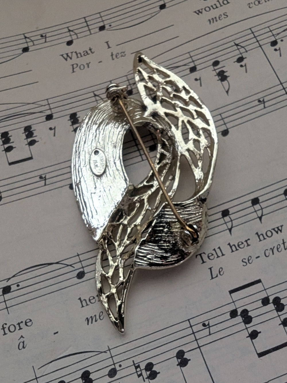 Silver Tone Leaf Swirl Brooch - Picture 6 of 8